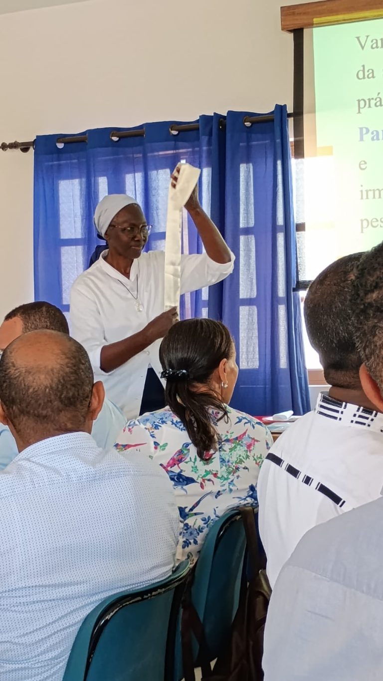 Cape Verde: Exploring the Synod Method